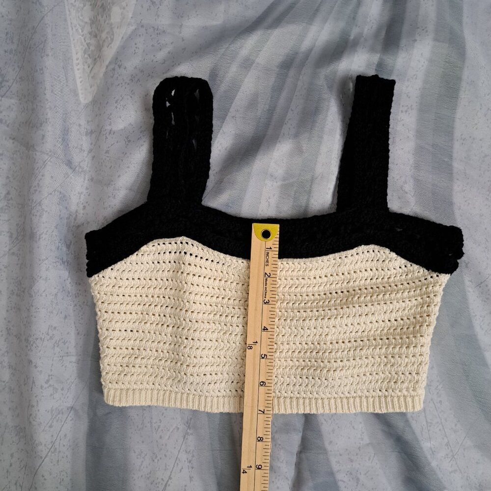 House of Harlow 1960 Crocheted Cream Crop Top with Black Trim XS - Picture 5 of 7